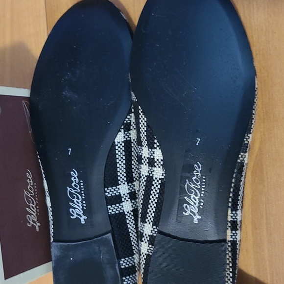 Flats black and white - Picture 2 of 3